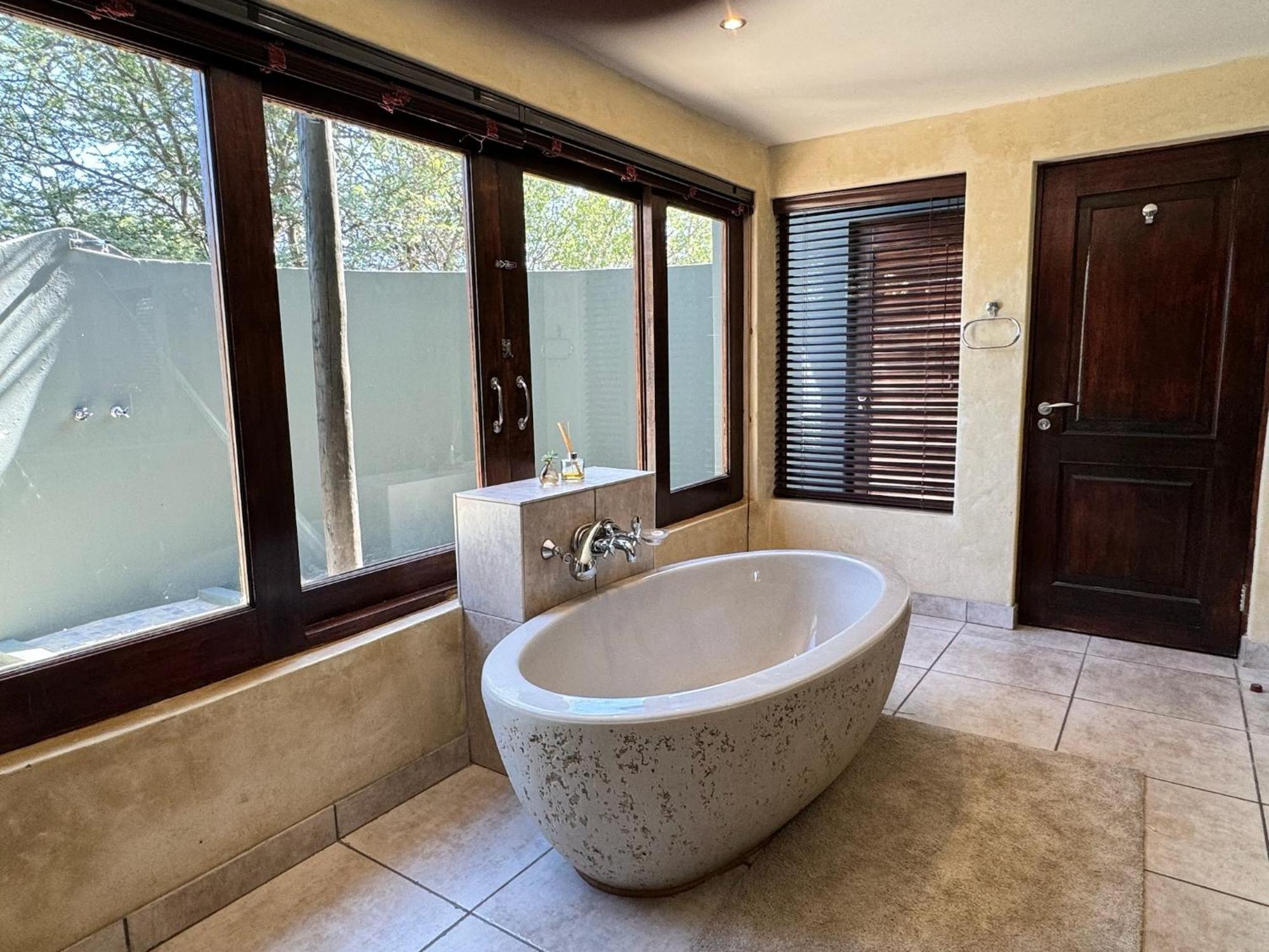 Pangolin Game Lodge - Self Catering, Incl 2 Game Drives Per Day Matlhagame Exterior foto